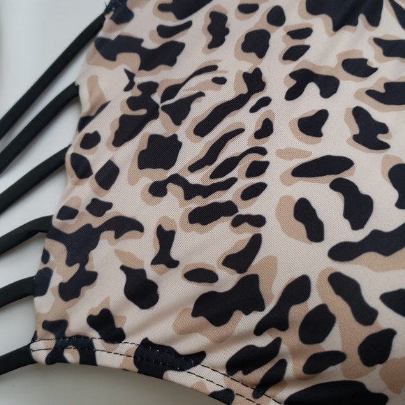 Swimwear Chic Leopard Print Strappy One Shoulder, Bikini Top Only, Women's Sz M. - Picture 6 of 9